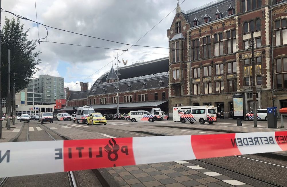 Ámsterdam: un sujeto ataca a varias personas con un cuchillo
