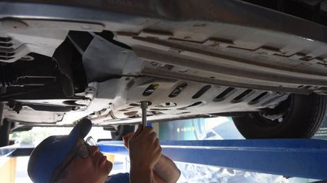 Alineación y balanceo son unas de los ítems a tener en cuenta antes de ir a la ruta. Foto: Marcelo Rolland / Los Andes