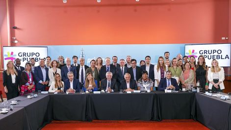 Los Andes | El presidente Alberto Fernández anunció el reingreso de la Argentina a la Unión de Naciones Suramericanas (UNASUR), al compartir una reunión de trabajo con los y las integrantes del Grupo de Puebla y del Consejo Latinoamericano de Justicia y Democracia (C