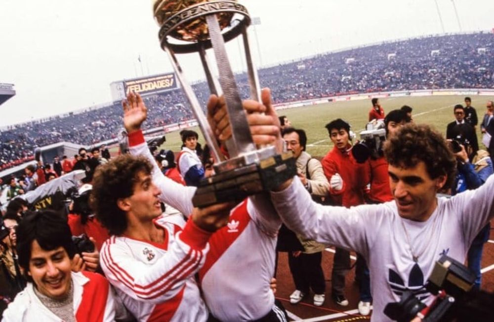 El 14 de diciembre, pero de 1986, el Millonario superó por 1-0 a Steaua Bucarest en Tokio, con gol del uruguayo Antonio Alzamendi, y alzó su primer -y único- campeonato del mundo. / Gentileza.