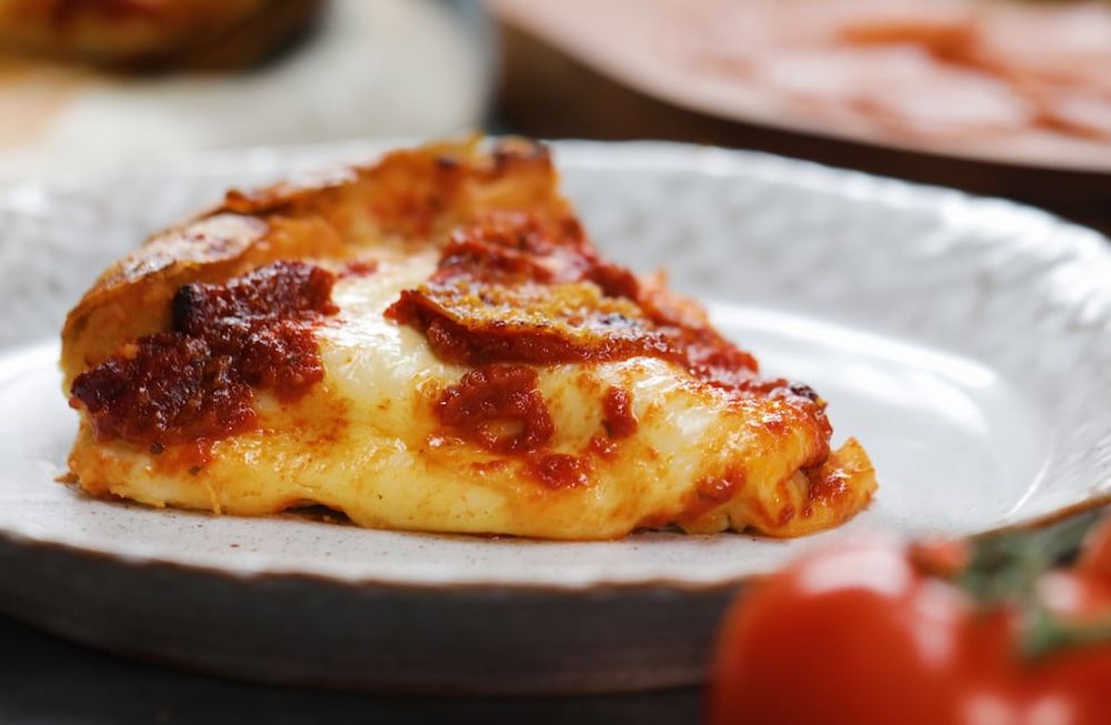 Noche de pizzas: aprendé a hacerlas desde cero sin amasar y con pocos ingredientes.