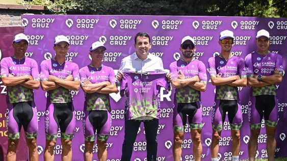 Godoy Cruz presentó el equipo con el que intentará quedarse con la 47ª edición de la Vuelta de Mendoza
