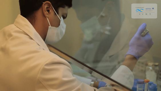 El Dr. Juan Eduardo Gallo dialogó en Aconcagua Radio sobre el desarrollo de una proteína de fusión experimental que podría marcar un avance en el tratamiento de las quemaduras químicas en los ojos.&nbsp;
