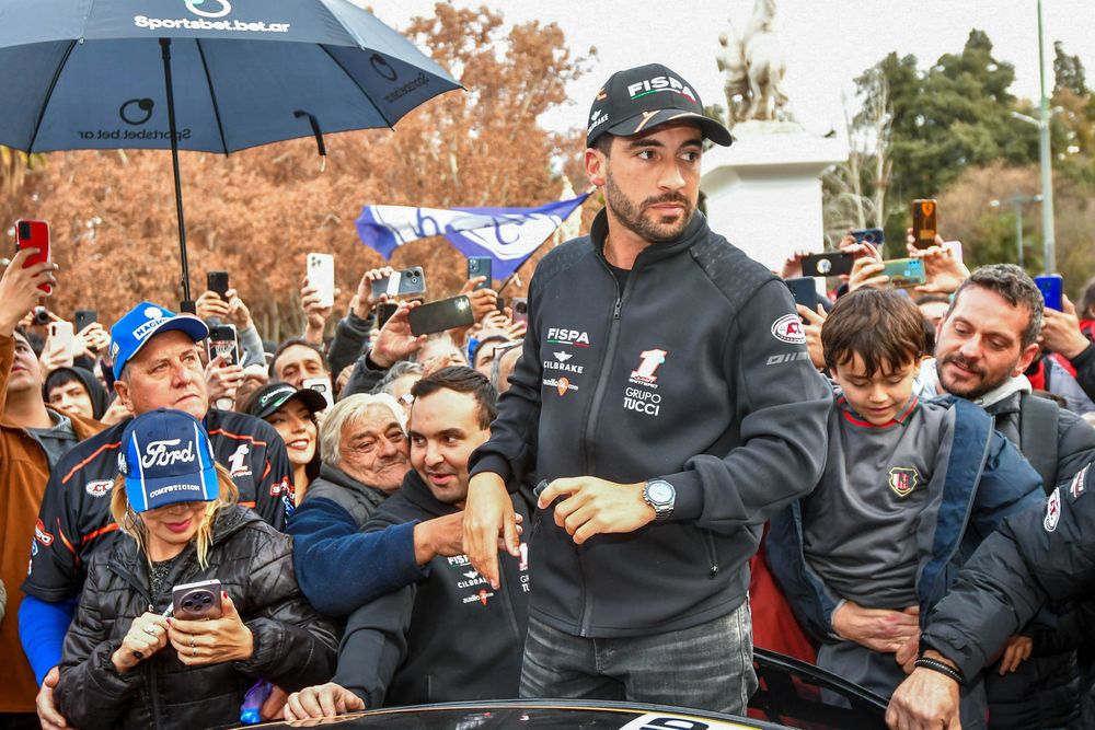 Präsentation des Autos von Julián Santero im General San Martín Park