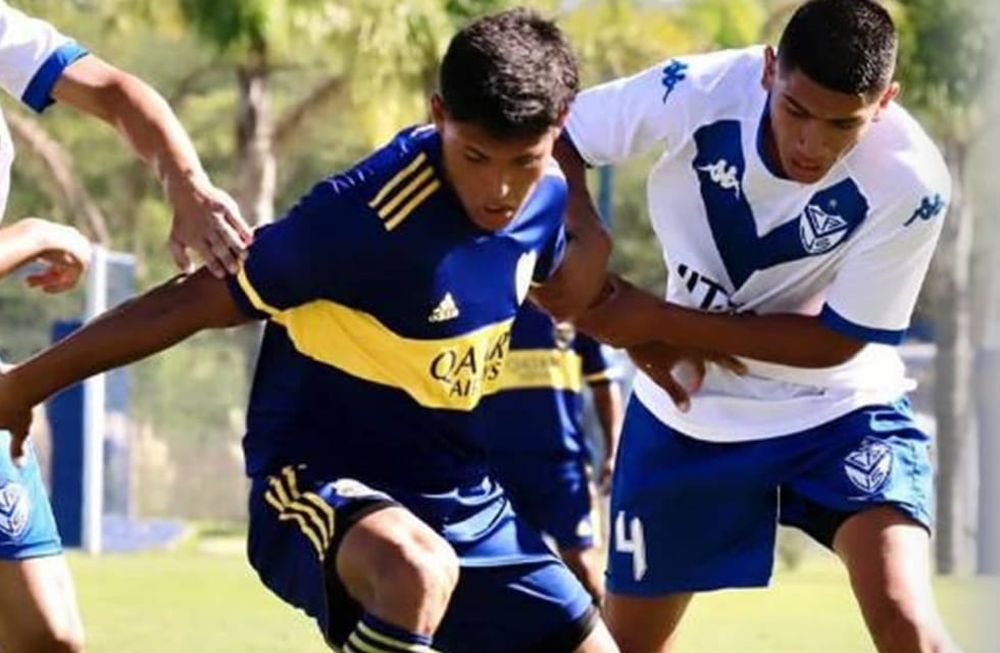 Lucas Palma, el mendocino de 18 años que debutó en reserva de Boca en febrero y el sábado pasado fue parte del plantel profesional. Su humilde familia compró un televisor para verlo en su debut y esperan que pueda sumar minutos contra San Lorenzo este martes. Foto: Instagram @mmsoccerok .