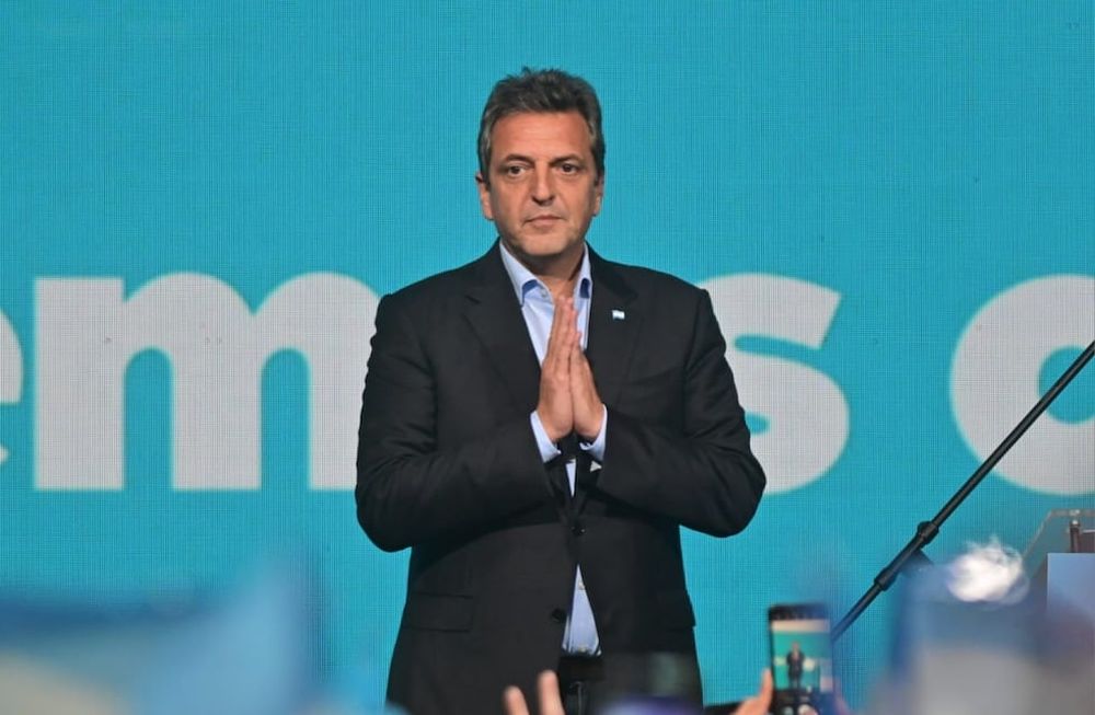 Sergio Massa va al balotaje contra Javier Milei (Foto: Clarín)