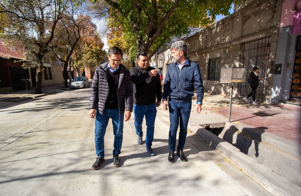 Ulpiano Suarez recorrió las obras viales finalizadas en calle Beltrán