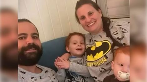 La familia Silberman Bibas en su casa del kibutz de Nir Oz (Gentileza)