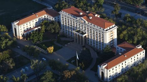 Vista aérea de la Casa de Gobierno de la provincia de Mendoza