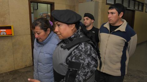  Liberan a madre e hijo imputados por matar a un familiar y enterrarlo en su casa en Luján