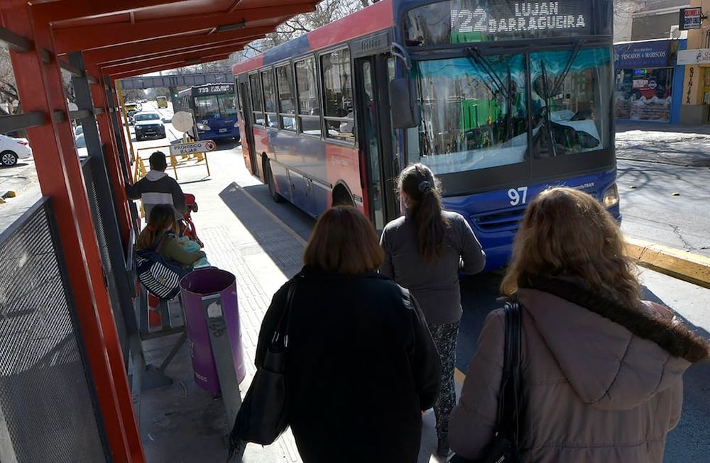 Transporte público gratis el domingo para ir a votar: requisitos para mediana y larga distancia