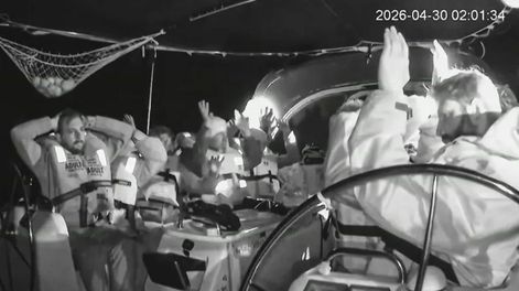 Israel interceptó a la Flotilla Global Sumud y detuvo a 175 activistas en aguas internacionales.