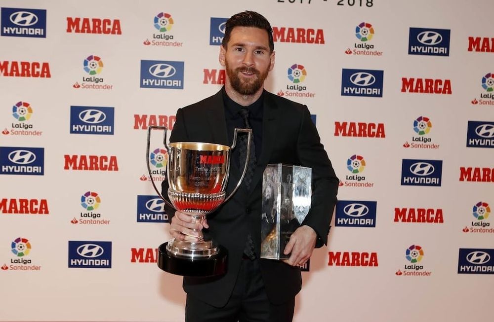 Messi espera el derby con otro premio
