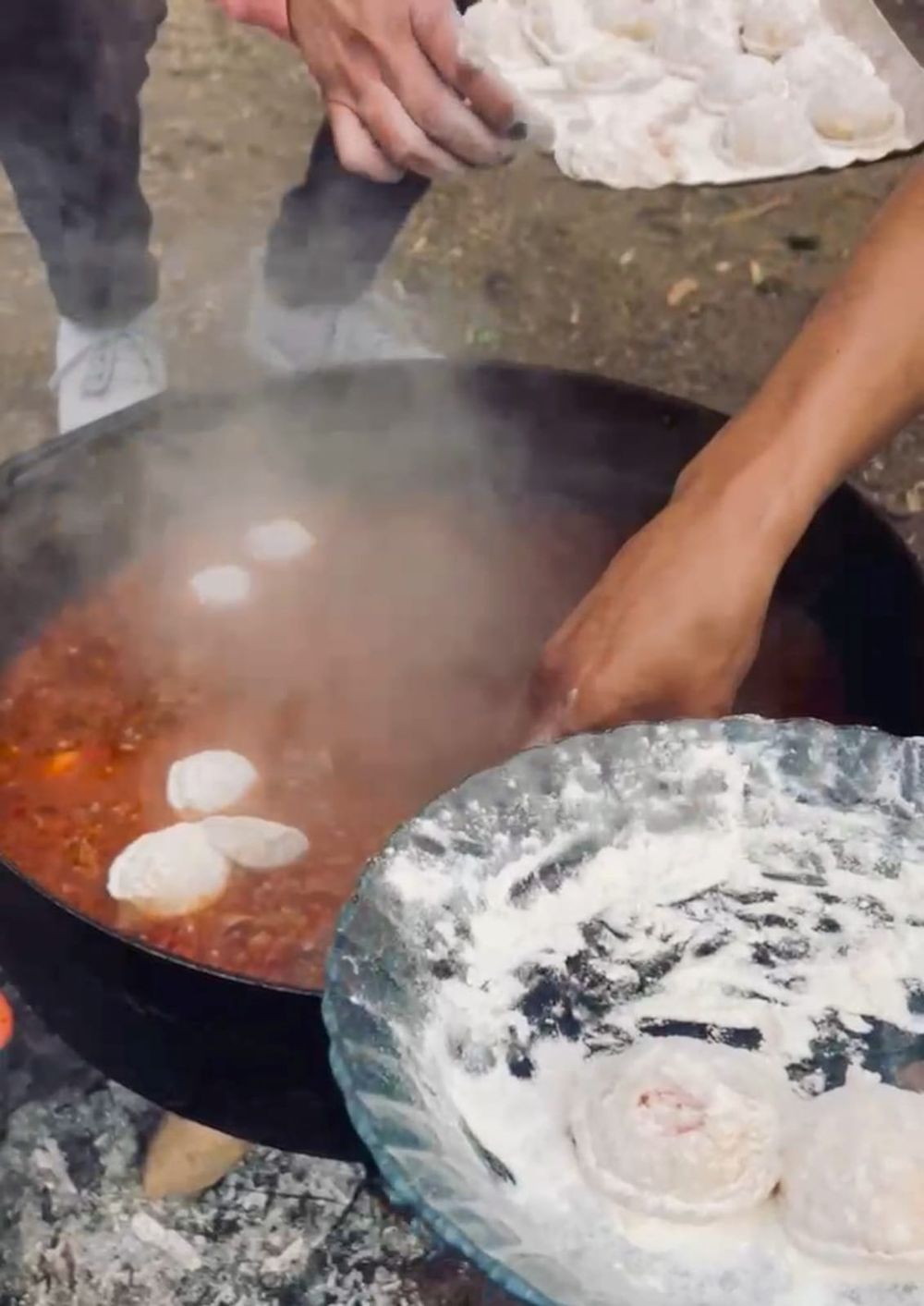 El disco de arado, tradición que se renueva con propuestas más gourmet en los campamentos del Manzano.