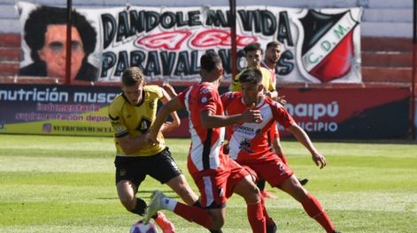 Por la 31° fecha, Maipú recibe a Madryn en su estadio. / Mariana Villa (Los Andes).