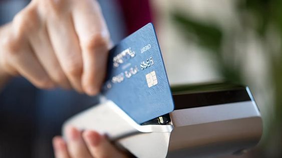 Los comercios ya no pagarán retenciones a cuenta de IVA y Ganancias. Foto: Web