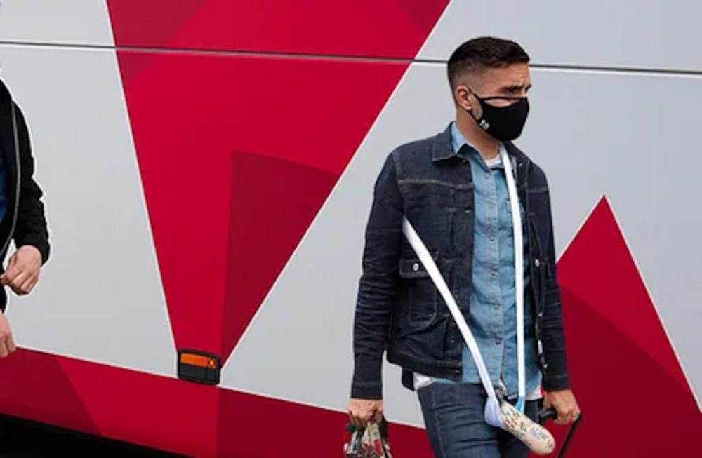 El volante serbio se tomó con humor su accidentado gol.