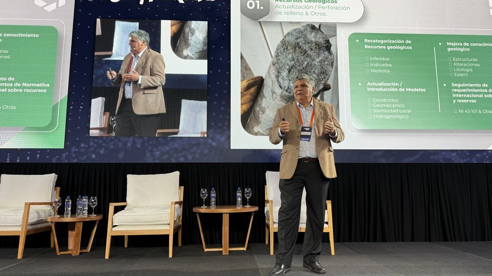 Mario Juarez, de PSJ Cobre Mendocino, expuso sobre planificación minera, geomecánica y estudios de sismicidad aplicados a proyectos en Mendoza.