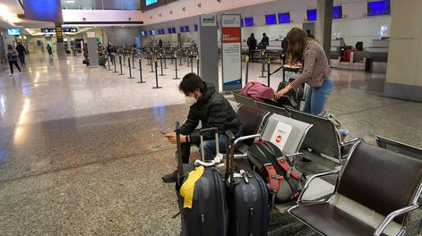 La brecha de los precios de los pasajes aéreos y terrestres superando en algunos casos el 100%. Foto: Orlando Pelichotti