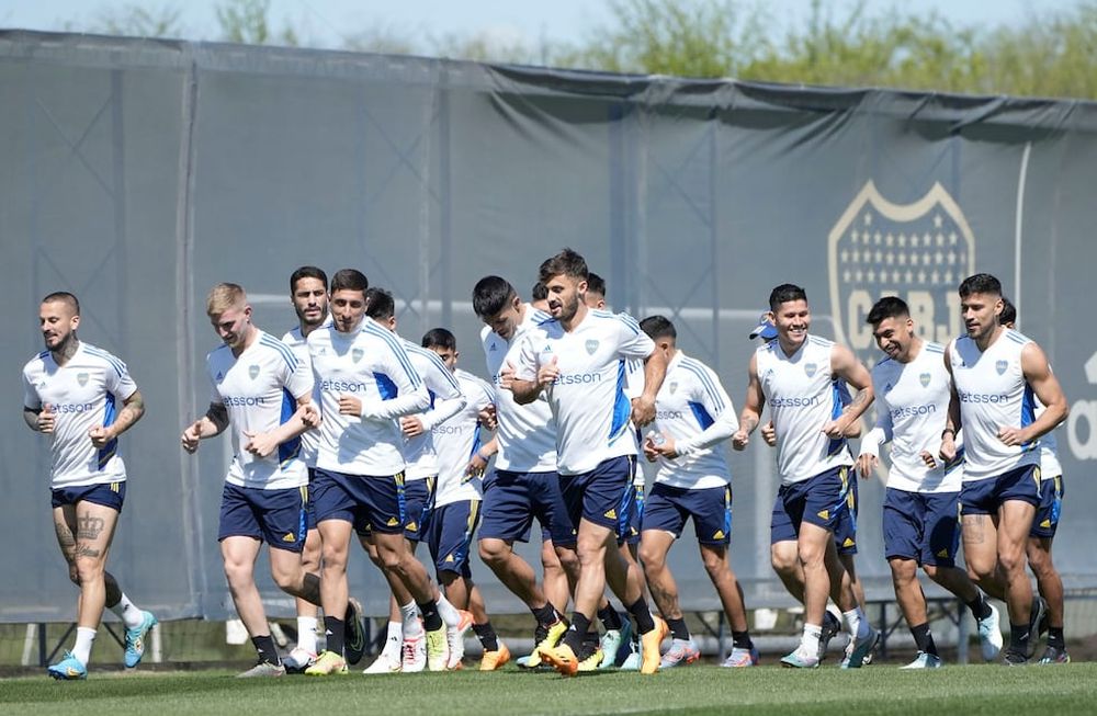 Boca entrenó en su predio en Ezeiza y de inmediato viajó a Brasil. / Gentileza.
