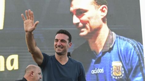 El entrenador de la Selección Argentina, Lionel Scaloni, fue recibido en Pujato.