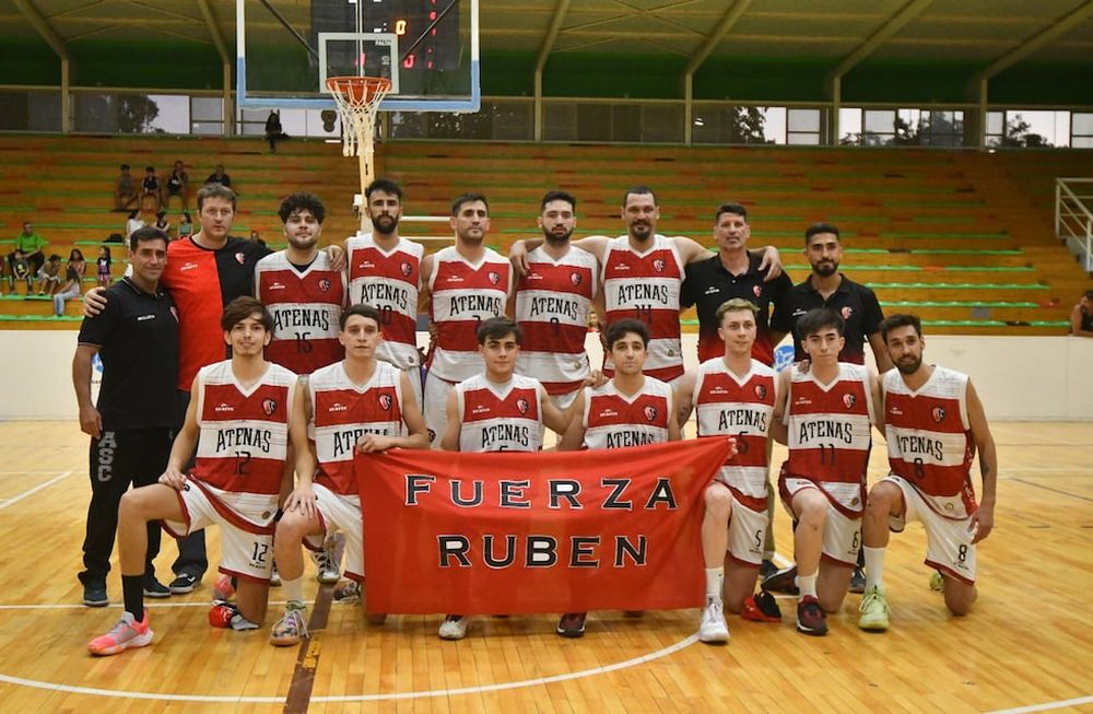 Atenas nuevamente campeón anual. El ahora equipo de Pipío Pedemonte había perdido cuatro finales que disputó anteriormente por en procura de ser el mejor del año. / José Gutiérrez