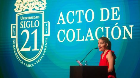 Acto de Colación de Grado en la Universidad Siglo 21