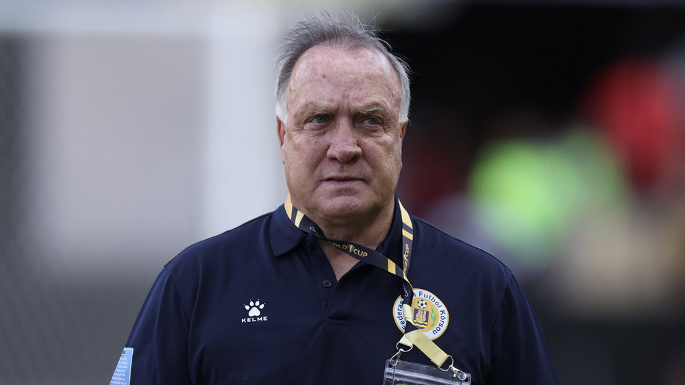 Dick Advocaat renunci&oacute; como DT de Curazao.