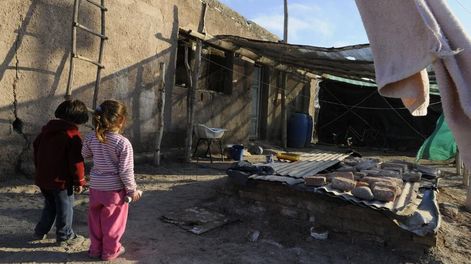 Según Unicef, la pobreza infantil en Argentina bajó al 52,7% y proyectan una tendencia a la baja
