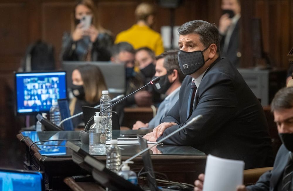 El Senado, que preside Mario Abed, votará mañana la prórroga de la emergencia que venció el sábado pasado. Foto: Ignacio Blanco / Los Andes.