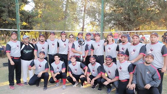 Patronato de Paraná es el nuevo campeón del Vendimia de softbol 2021. /Gentileza