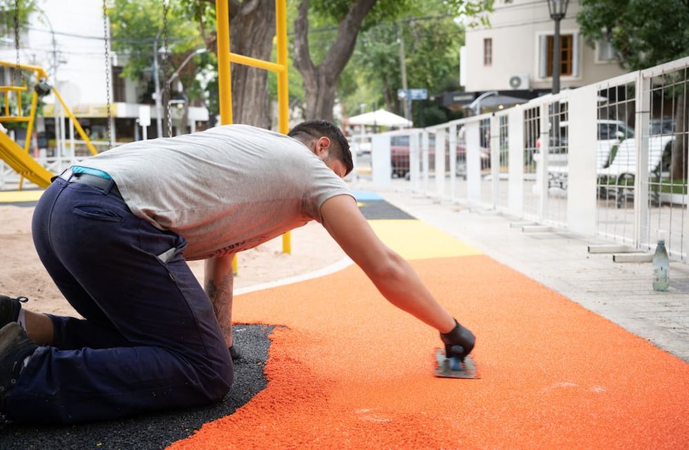 Avanzan las obras de puesta en valor de la plazoleta Juan Gualberto Godoy