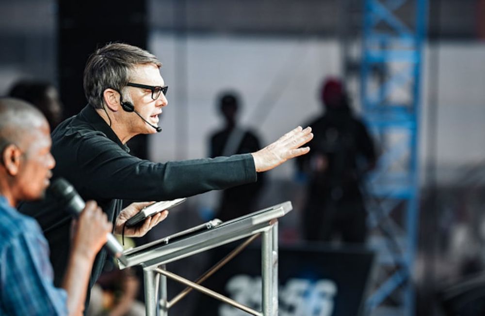 Quién es Andrés Palau, el pastor que empapeló la ciudad con su rostro: “Me han convocado a hacer política”. Foto: Gentileza Asociación Luis Palau