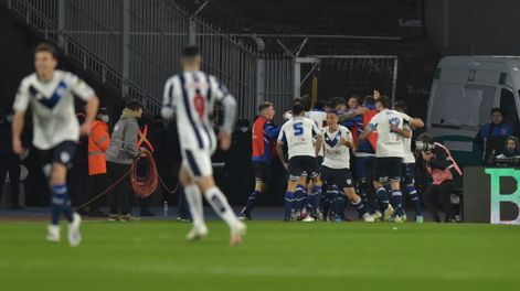 Vélez marcó el 1-0 de Talleres gracias a Julián Fernández. (Javier Ferreyra)