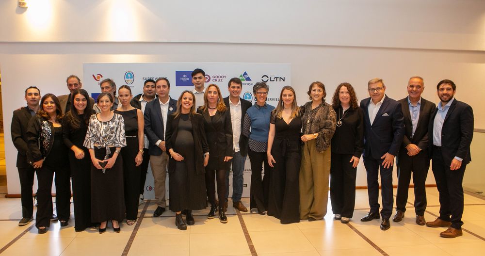 A equipe do Banco de Alimentos em plena atividade.