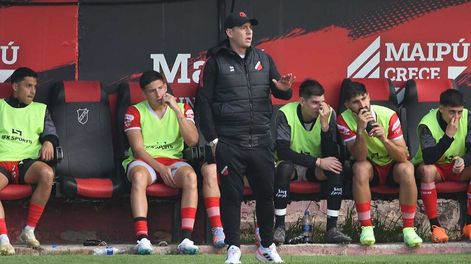Los Andes | Fútbol Primera Nacional, Deportivo Maipú vs, Ferro Carril Oeste en cancha de MaipúLuis Garcia, D.T. del Deportivo MaipúFoto:José Gutierrez / Los Andes