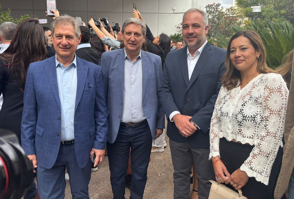 Tropa peronista: el intendente Omar Félix, el diputado Emir Félix, el intendente Matías Stevanato (Maipú) y la senadora Adriana Cano. 