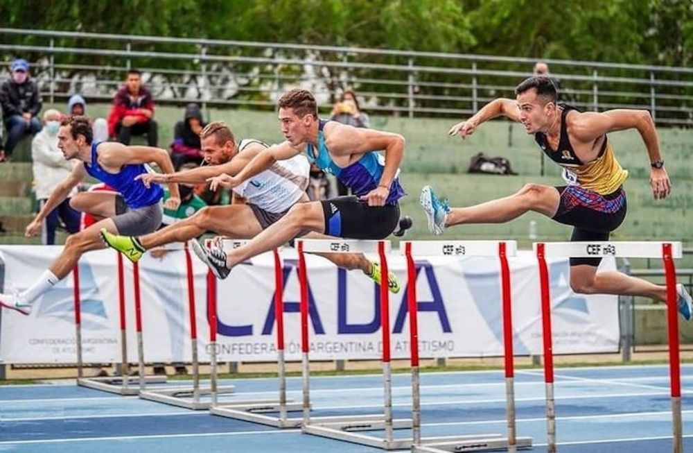 Renzo Cremaschi logró su segundo campeonato nacional. Campeón en los 110 con vallas, seguido por su compañero Julián Berca. Además mejoró su tiempo personal en los 200 metros.