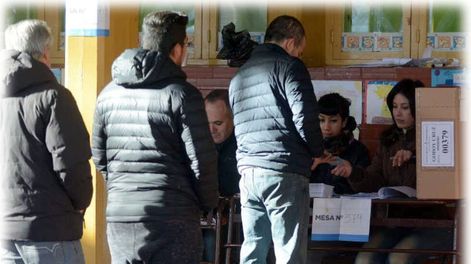 Acerca de la reelección de intendentes y concejales - Por Jacabo Caram