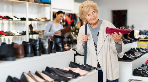 Estos son los zapatos de moda para mujeres de 70 años.