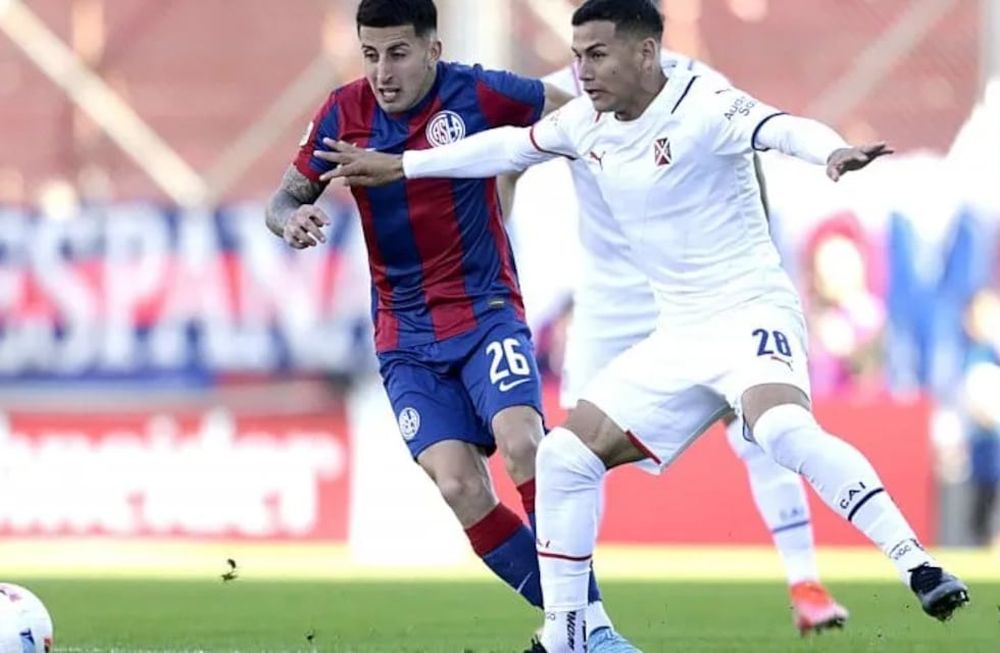 El Ciclón y el Rojo igualaron 1-1 por la fecha 1 del torneo. Leandro Benegas abrió el marcador para los de Avellaneda, mientras que Adam Bareiro marcó el empate para el local. / Gentileza.