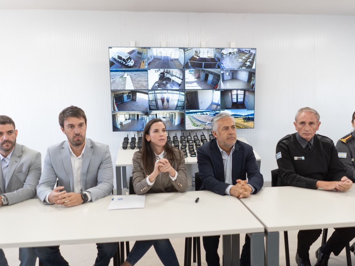 La iniciativa se desarrolla en el Complejo Almafuerte I e incluye empleo remunerado y capacitación certificada.