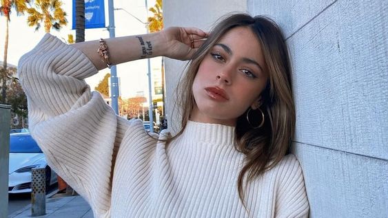 Tini Stoessel desmintió haber sido invitada por Khea a un evento y de fugarse ante la presencia de fotógrafos