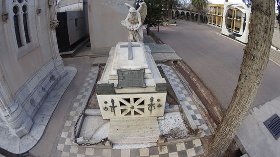 La sepultura del gobernador Jacinto Álvarez condensa poder, ética y una vida dedicada a los demás. Foto: Gentileza&nbsp;