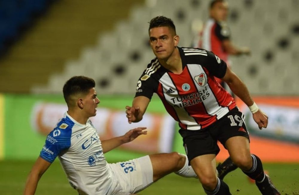 Rafael Santos Borré convirtió el primer tanto del partido, después de una gran jugada colectiva. / Gentileza.