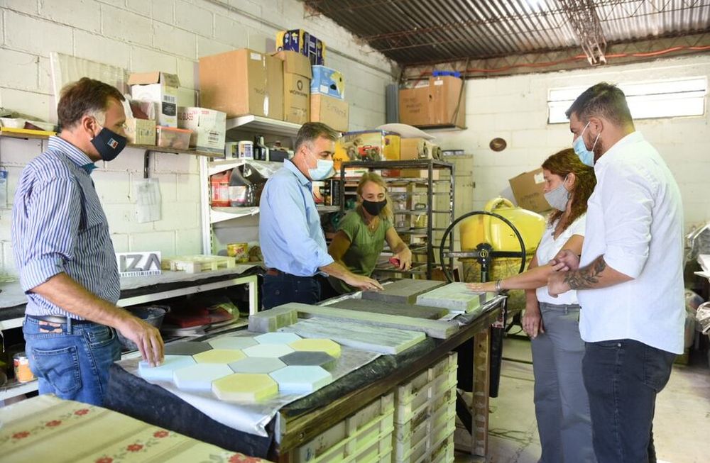 Brindan una capacitación intensiva y gratuita en desarrollo emprendedor y servicios profesionales