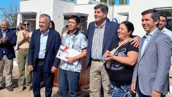 Alfredo Cornejo habló de las elecciones en una entrega de viviendas en Junín.