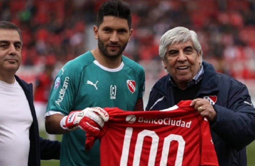 En el Rojo, corren vientos de cambios: Martín Campaña arregló su continuidad en el club