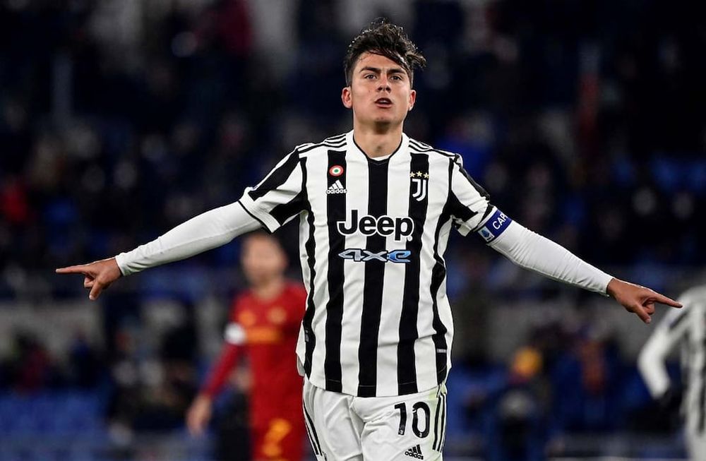 El cordobés Paulo Dybala convirtió un golazo, el 1-1 de una Juventus que terminó remontando y ganando a la Roma. (AP)