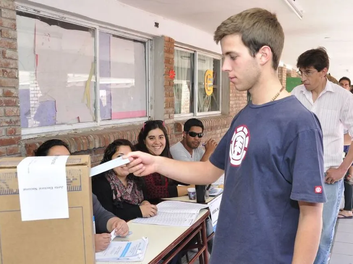María Eugenia Zamareño, del CIPPEC, dialogó con Aconcagua Radio sobre el peso del voto joven en Mendoza